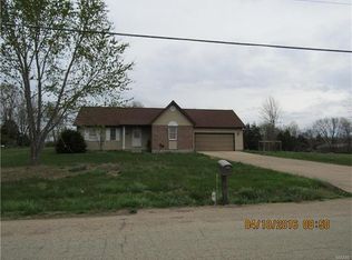 3039 Countryside Dr, Farmington, MO 63640