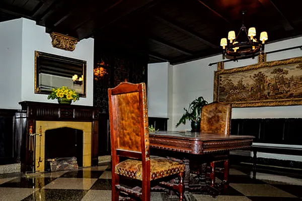Sold by Douglas Elliman | media 7