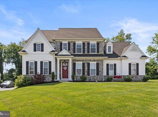 116 Country Meadows Dr, Lancaster, PA 17602