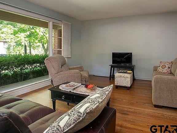 2nd image of 1212 & 1214 Augusta Ave