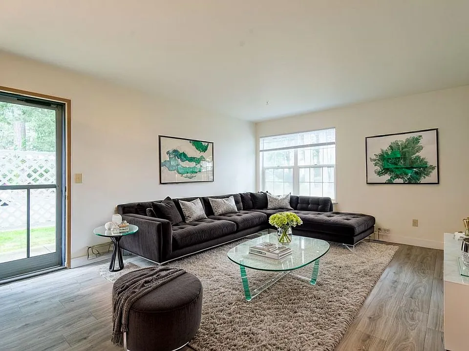 Fira Apartments