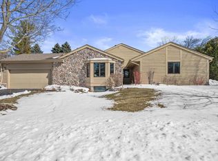 N80W13596 River Park DRIVE #16/3/E, Menomonee Falls, WI