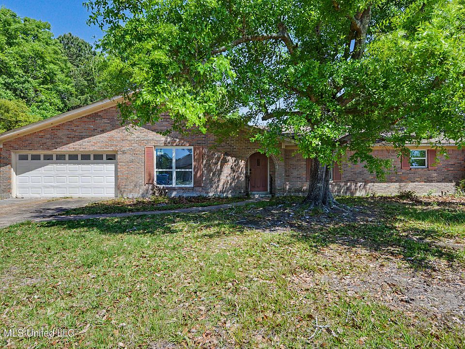 1st image of 1204 De La Pointe Dr