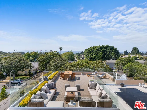 11622 Charnock Rd, Los Angeles, CA 90066