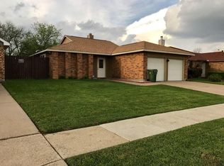 531 Valley Spring Dr, Arlington, TX 76018