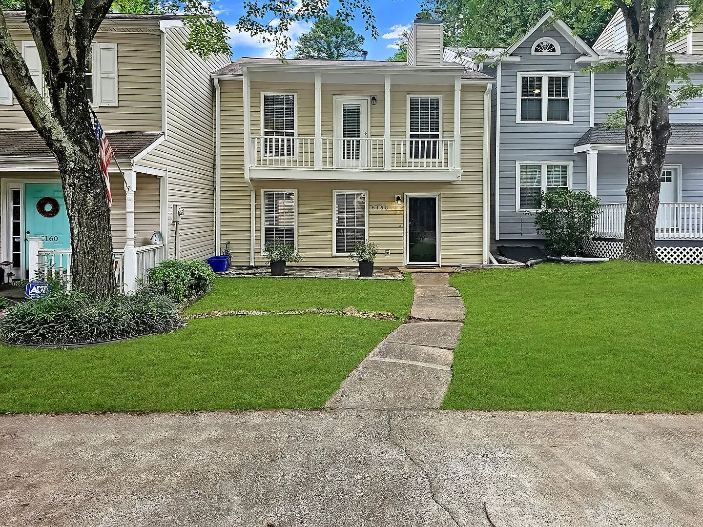 Coming Soon: Beautifully Updated 2/2.5 Townhome Near Truist Park — Photo 3