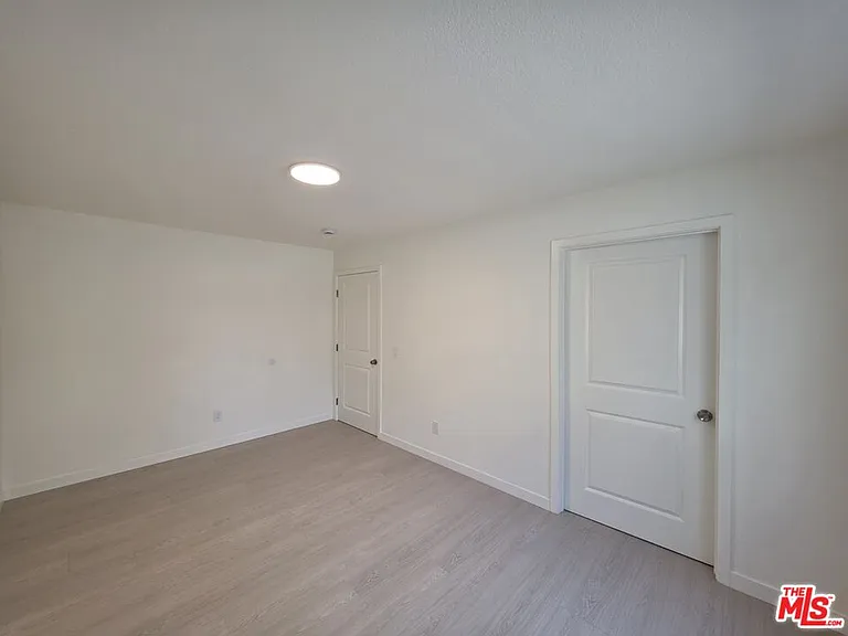 912 N Ridgewood Pl #2 — Photo 16