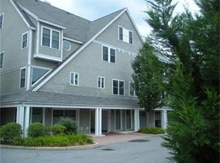 400 Cross St UNIT 402, Winchester, MA 01890