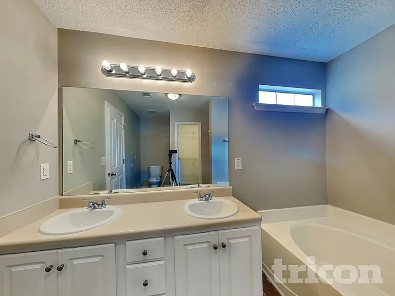 5412 Village Rdg — Photo 9