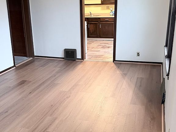 4th image of 13120 Kirton Ave Unit 2
