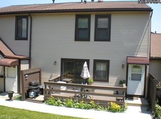 568B Turney Rd #B, Bedford, OH 44146