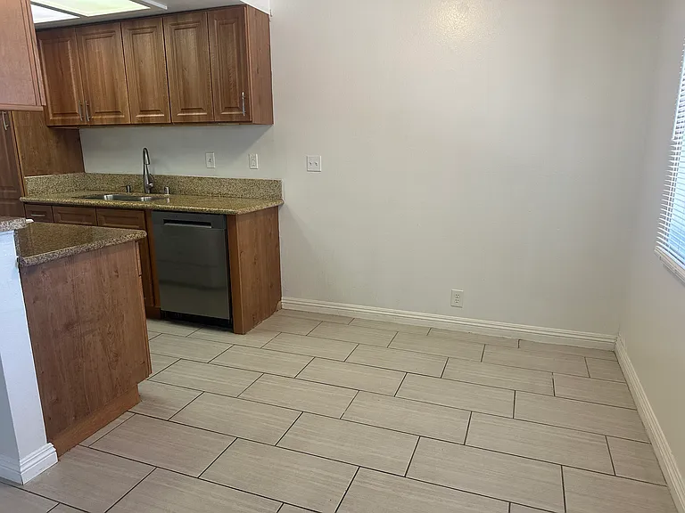 13576 Algonquin Rd #2 — Photo 6