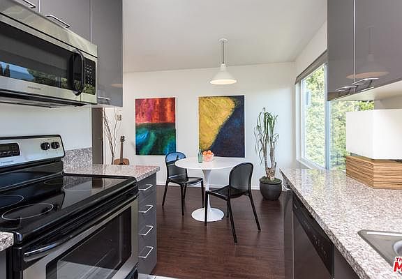 5th image of 964 Larrabee St APT 204