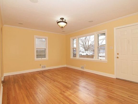 4th image of 1621 N Livingston Ave