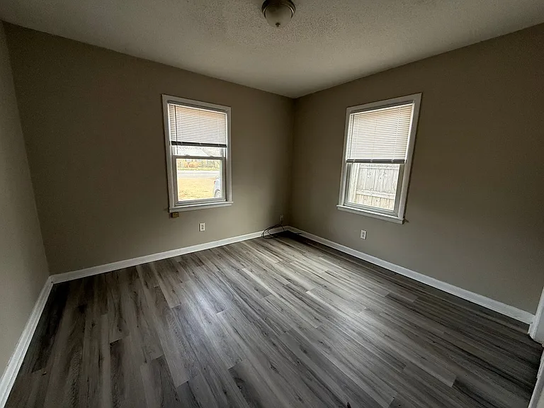2409 Mastin Lake Rd NW — Photo 5
