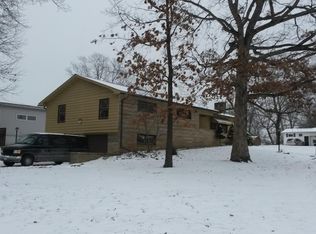 2540 Geneva Dr, Zanesville, OH 43701