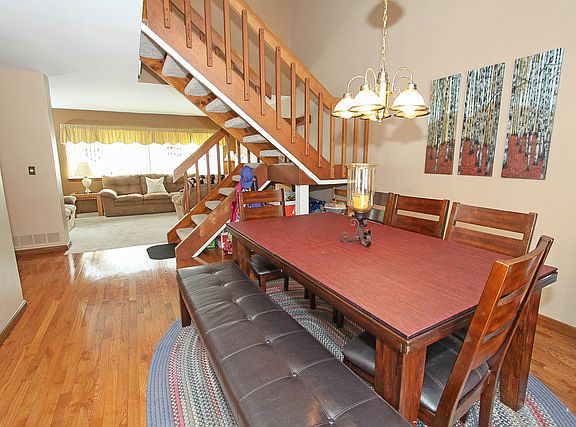 5th image of 5310 Newport Dr