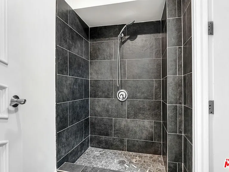 4156 Sunswept Dr — Photo 11