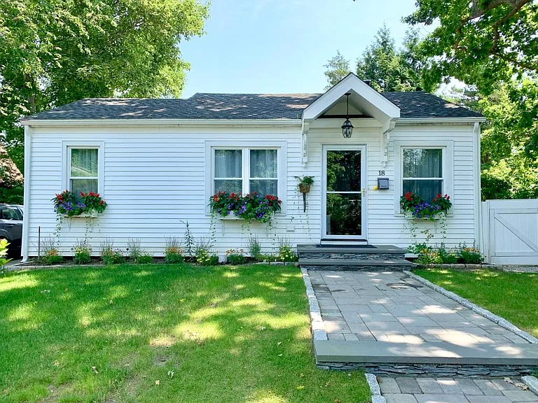 18 Sylvan St — Photo 25