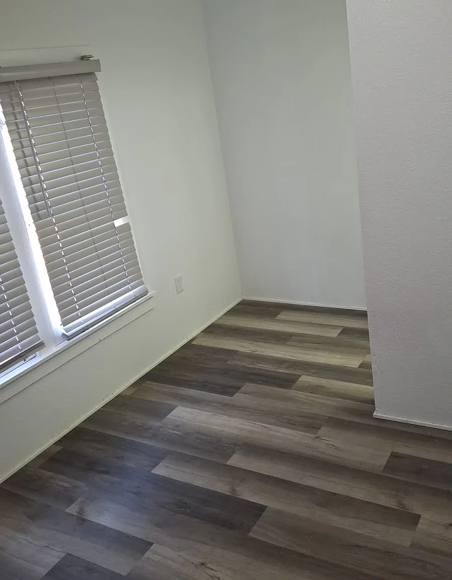 3 bed, 1.5 bath, $1,700 — Photo 4