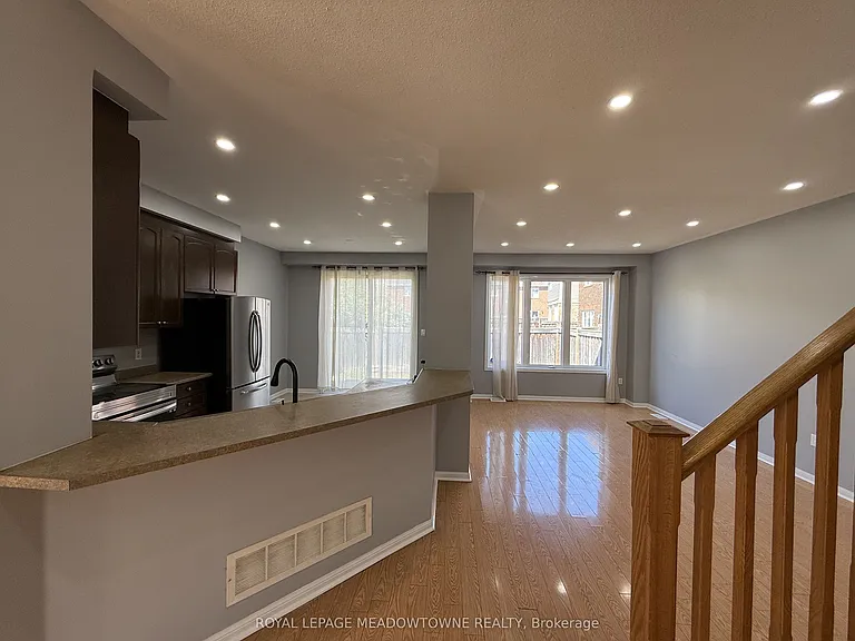 45 Bleasdale Ave — Photo 6