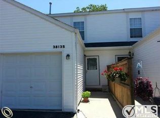 38135 Warner Farms Dr #16, Westland, MI 48185