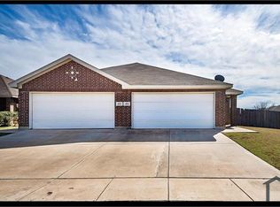 452 Canvas Ct, Crowley, TX 76036