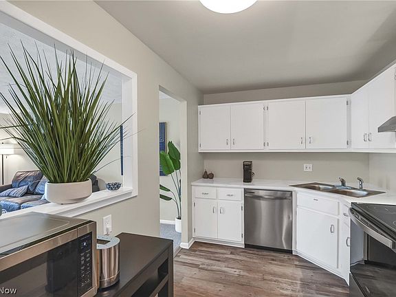 5th image of 2021 King James Pkwy APT 102