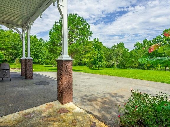 5th image of 1564 Sloans Gap Rd