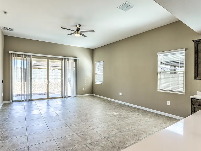 30358 W Crittenden Ln — Photo 12