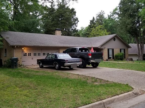 3rd image of 6105 Huntington Dr