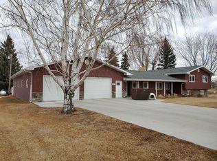 1532 Advent St, Harvey, ND 58341