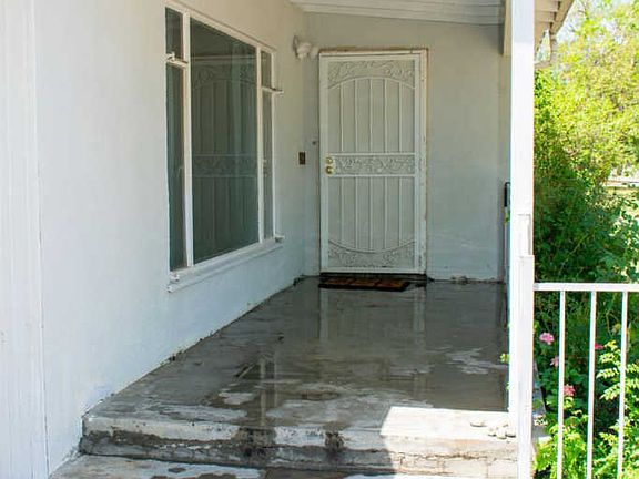 3rd image of 2505 N Thorne Ave
