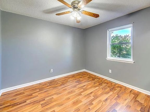5th image of 1307 E 123rd Ter APT C
