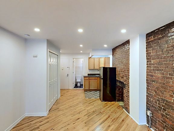 4th image of 120 Orchard St APT 7