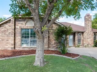 1705 Raton Dr, Arlington, TX 76018