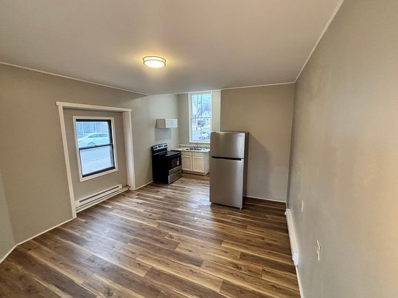2nd image of 401 Washington Ave #1
