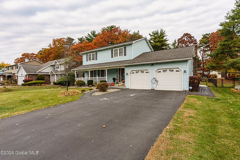 3rd image of 31 Hampshire Way