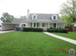 2426 SW Beverly Ct, Topeka, KS 66611