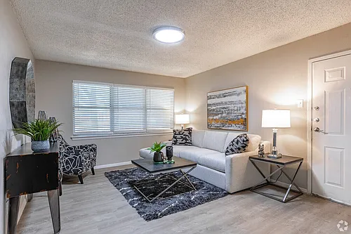 Paseo Apartments Photo 1