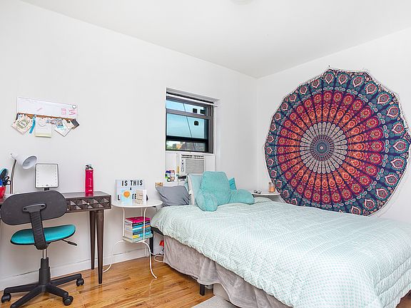 5th image of 652 E 6th St APT 3A
