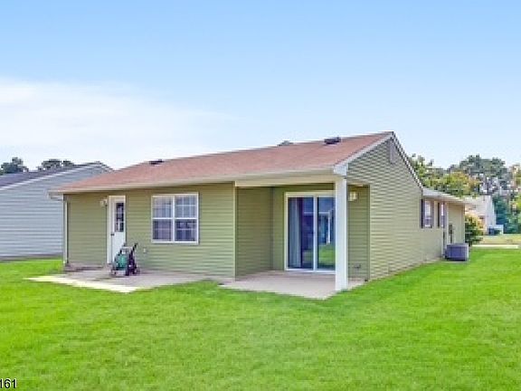 3rd image of 11 Reef Pl