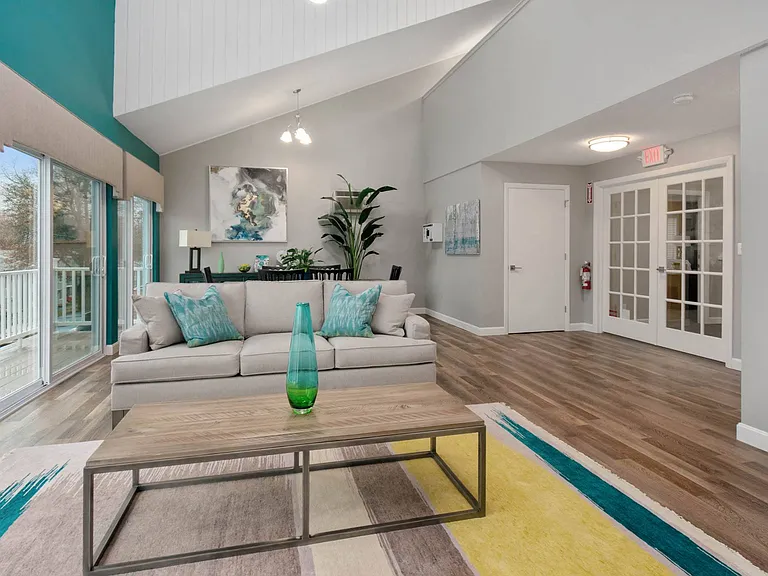 South Winds Apartments — Photo 6
