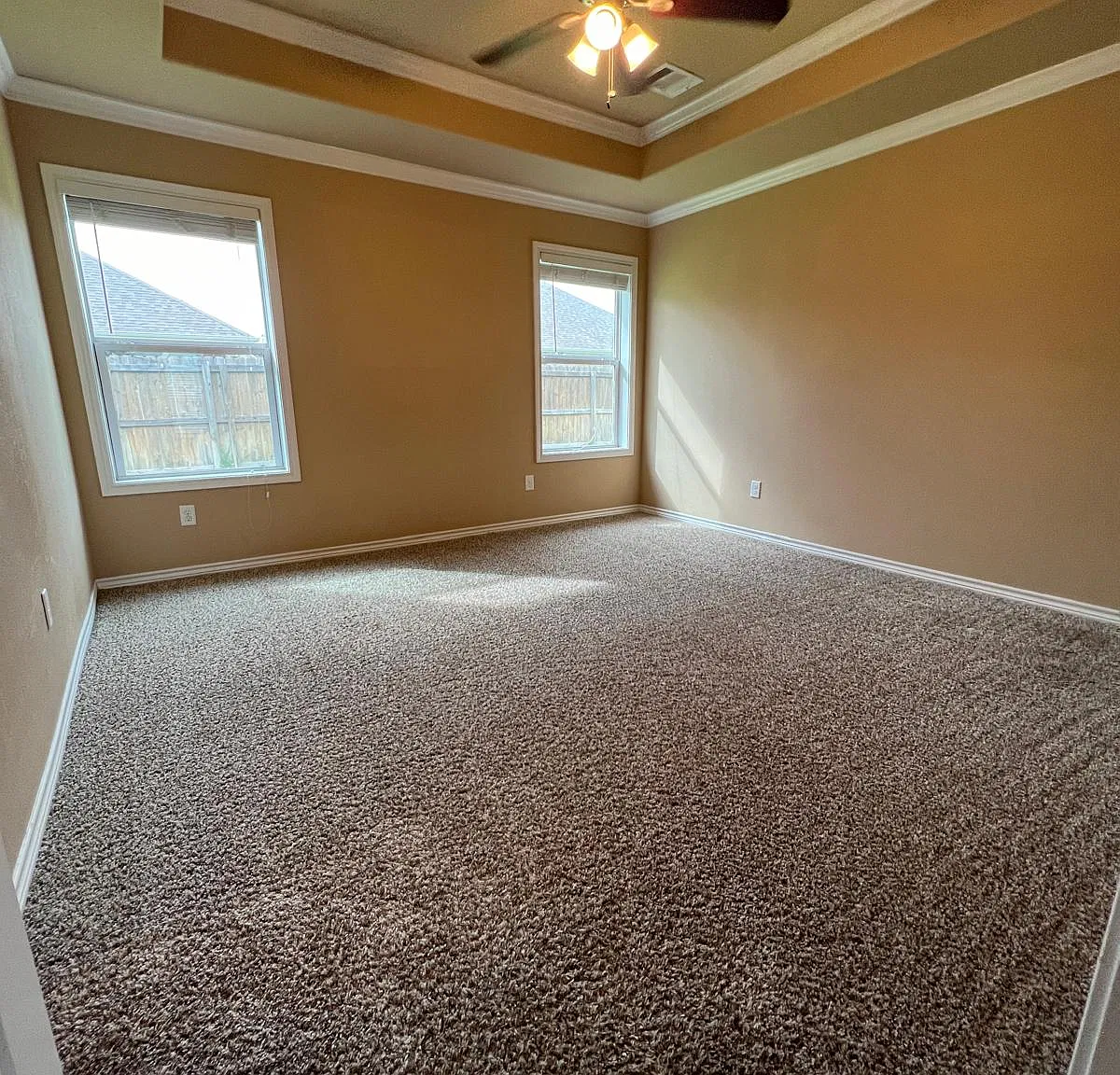 5 bed, 2111 sqft, $3,475 — Photo 4