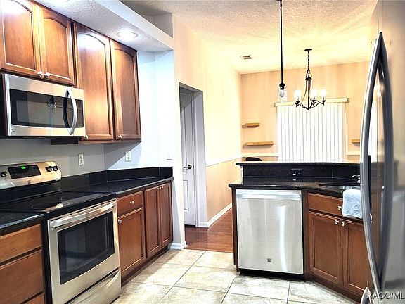 5th image of 13028 S Oakview Ave