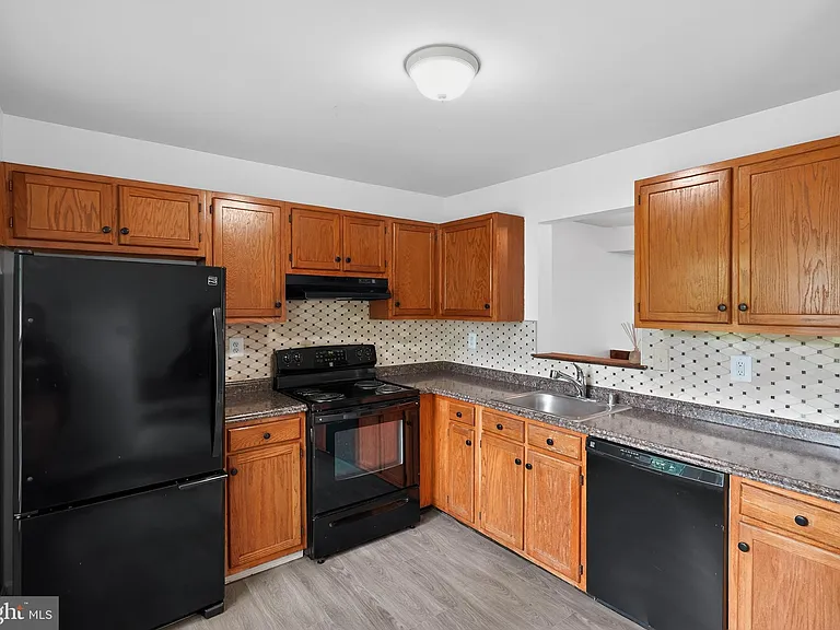1015 Saint Michaels Dr — Photo 13