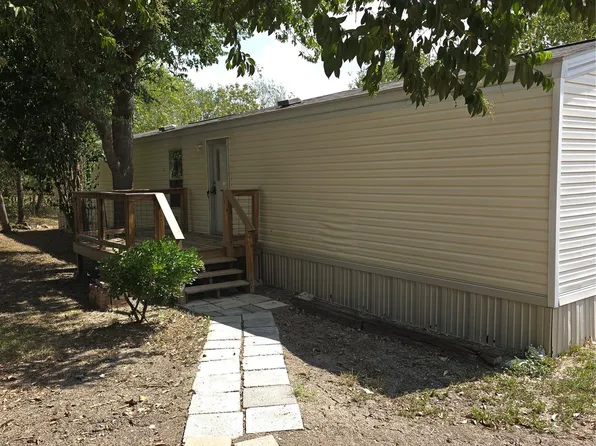 149 Castle Guard Ln, San Marcos, TX 78666