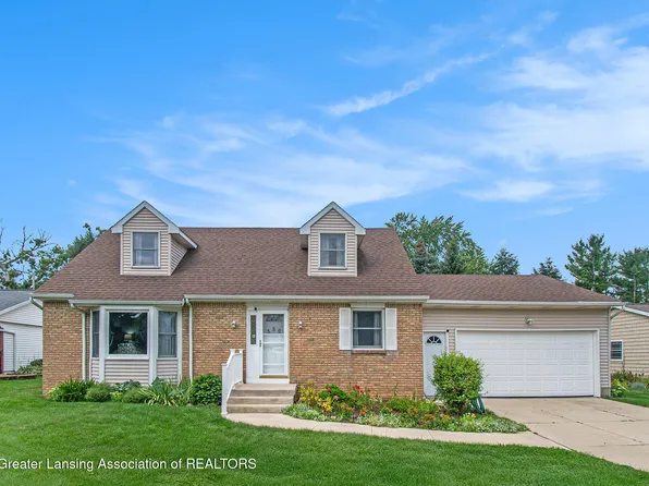 530 Kenway Dr, Lansing, MI 48917