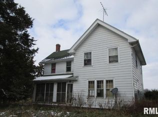 679 Old Post Rd, Galesburg, IL 61401