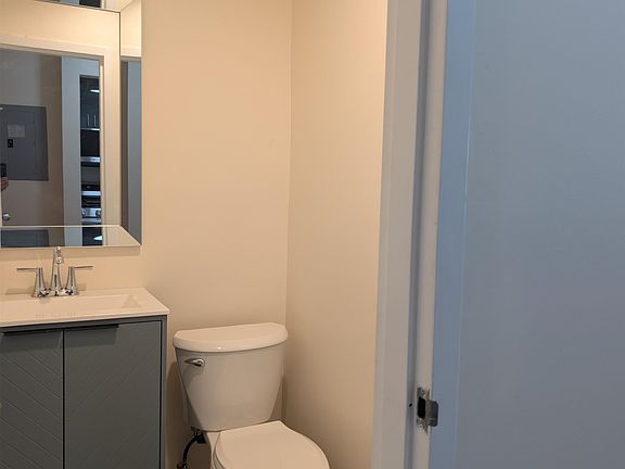 3rd image of 219 Montgomery St APT 3
